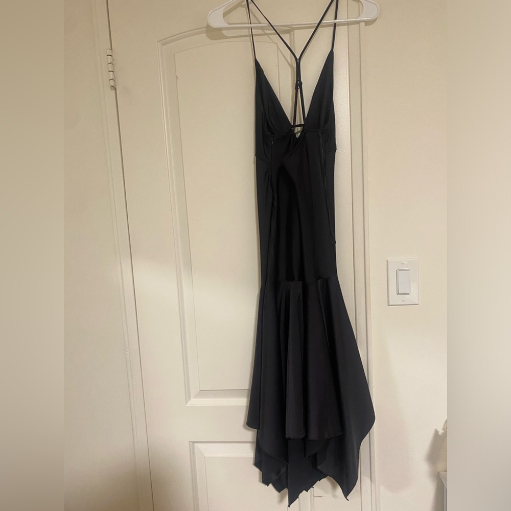 urban outfitters small black midi dress